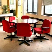 TAVOLO RIUNIONE CON POLTRONCINE