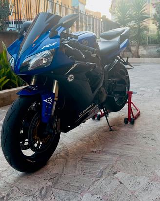 Yamaha R1 YZF