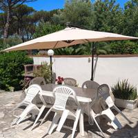 Tavolo in resina bianco con 6 sedie 