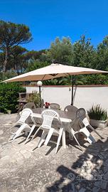 Tavolo in resina bianco con 6 sedie 