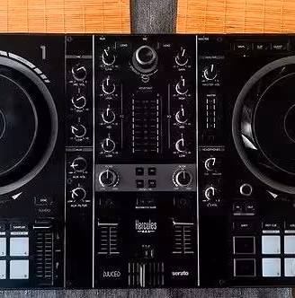 Hercules DJControl Inpulse 500 console dj