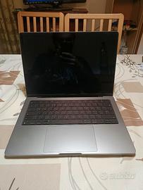 MacBook Pro M2 14”