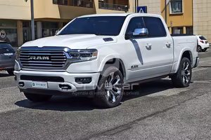 DODGE RAM 1500 5.7L V8 LONGHORN