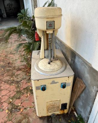 Mantecatore gelato carpigiani