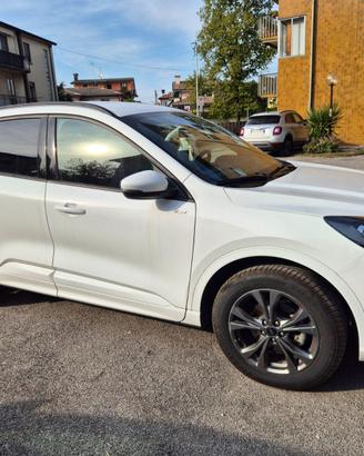 Auto Ford Kuga