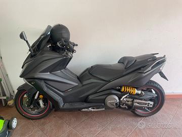 Scooter Ak 550
