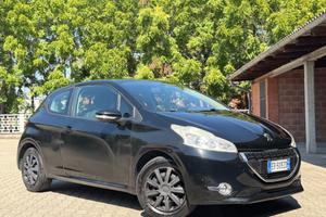 Peugeot 208 1.2 VTi 82 CV 3 porte Allure