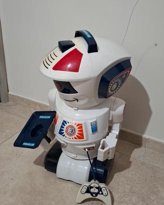 Robot Emilio il meglio telecomandato
