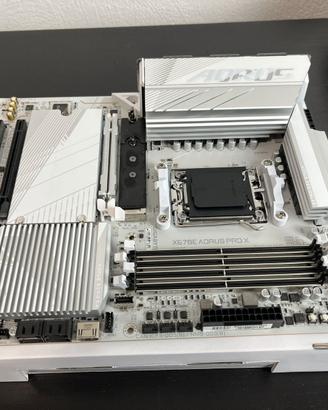 GIGABYTE X670E AORUS PRO X Scheda Madre AM5 DDR5