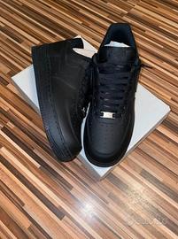 Nike Air Force 1 ~ All Black (Neu) 44·Neuf