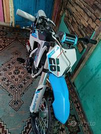 Moto Velocifero 2.50-12