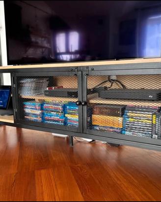 Mobile tv living industriale