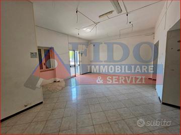 Locale commerciale di 100 mq