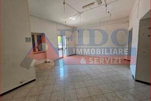 Locale commerciale di 100 mq