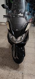 Yamaha Majesty 400 "ENTRA E LEGGI"