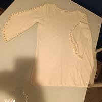 maglia bianca con perle 