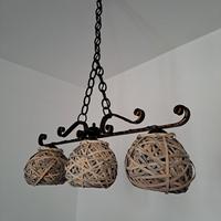 Lampadario in ferro battuto