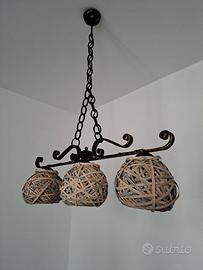 Lampadario in ferro battuto