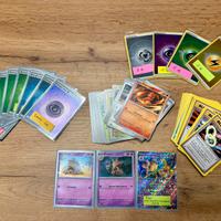 Lotto misto 91 carte pokemon