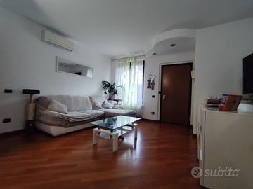 Appartamento in villa indipendente con 2 Box