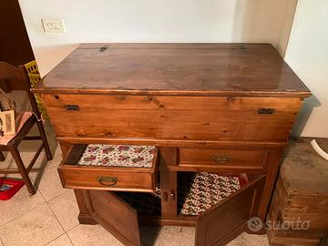 Vendisi Madia il legno degli anni 50 .