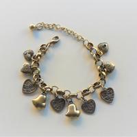 Bracciale con ciondoli a cuore