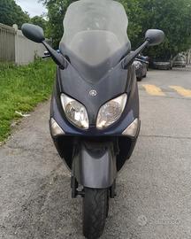 Yamaha T Max - 2001