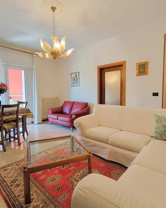 Appartamento di 120 m² con 5 locali e box auto a V