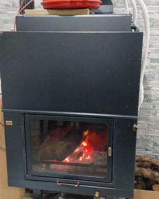 tetmostufa a legna 28 KW 