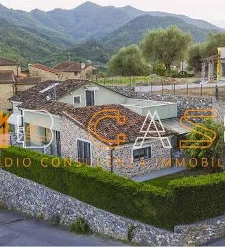 Villa di 184 m² con più di 5 locali a Garlenda