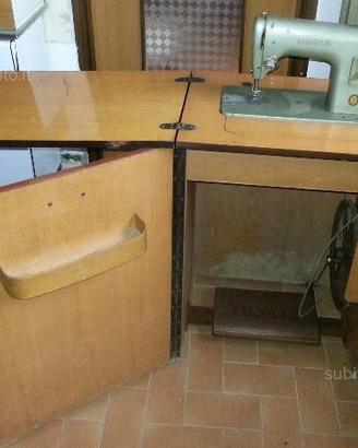 Macchina da cucire Singer anni 50
