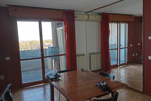 Luminosa camera singola con bagno privato, metro