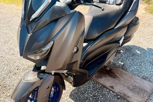 Xmax 300 2018 abs