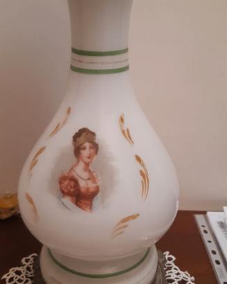 lampada in opalina