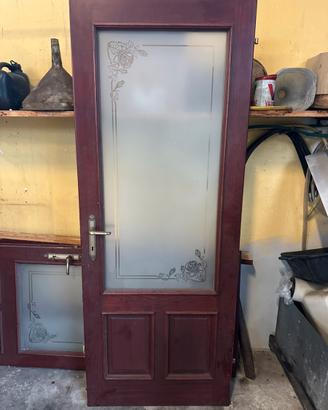 Porte interne in legno con vetro satinato