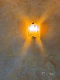 Lampada plic da parete