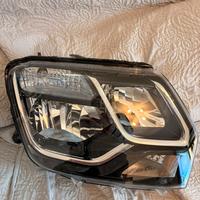 Fanale anteriore destro Dacia Duster nuovo