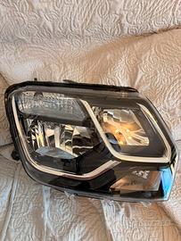 Fanale anteriore destro Dacia Duster nuovo