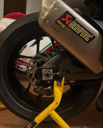 Scarico akrapovic