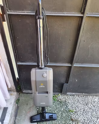 Scope elettriche ed aspirapolvere