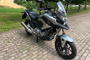 HONDA NC700X DCT