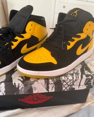 Nike Air Jordan 1 Mid S