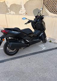 X max 300 tech max  pari al nuovo