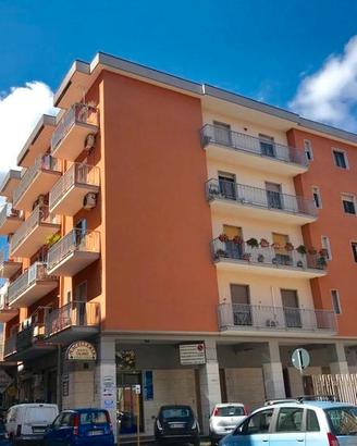 NEGOZIO di 32 mq c.a. in CENTRO - GIA' LOCATO