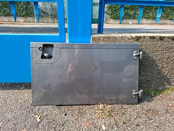 portellone posteriore defender