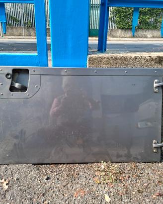 portellone posteriore defender