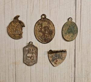 Lotto di 5 medaglie votive da collezione