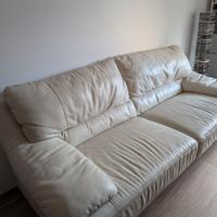 Divano in pelle Natuzzi con kit per la pulizia