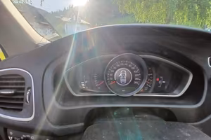 Volvo v40