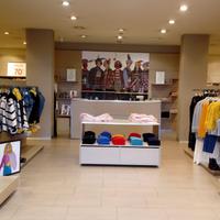 Arredo negozio in legno